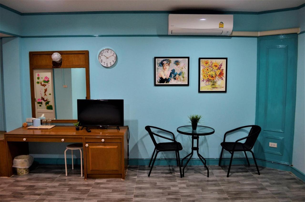 โรงแรมเมืองเพรียวอินน์ Mueang Phriao Inn Hotel Сарабурі Екстер'єр фото