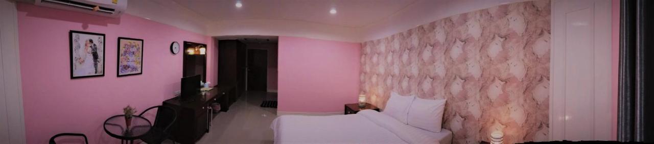 โรงแรมเมืองเพรียวอินน์ Mueang Phriao Inn Hotel Сарабурі Екстер'єр фото
