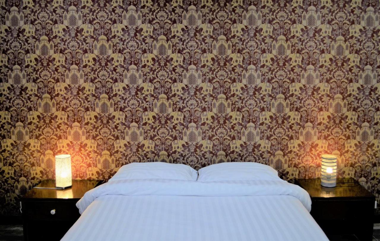 โรงแรมเมืองเพรียวอินน์ Mueang Phriao Inn Hotel Сарабурі Екстер'єр фото